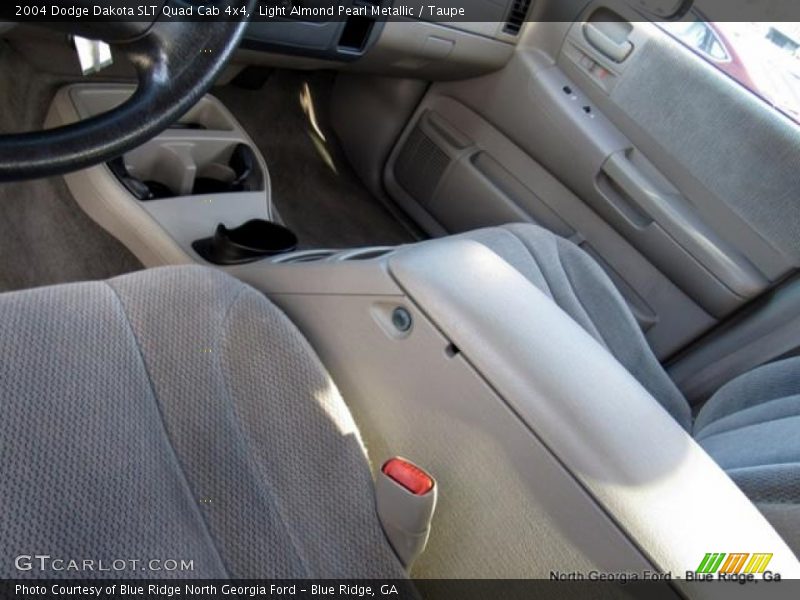 Light Almond Pearl Metallic / Taupe 2004 Dodge Dakota SLT Quad Cab 4x4