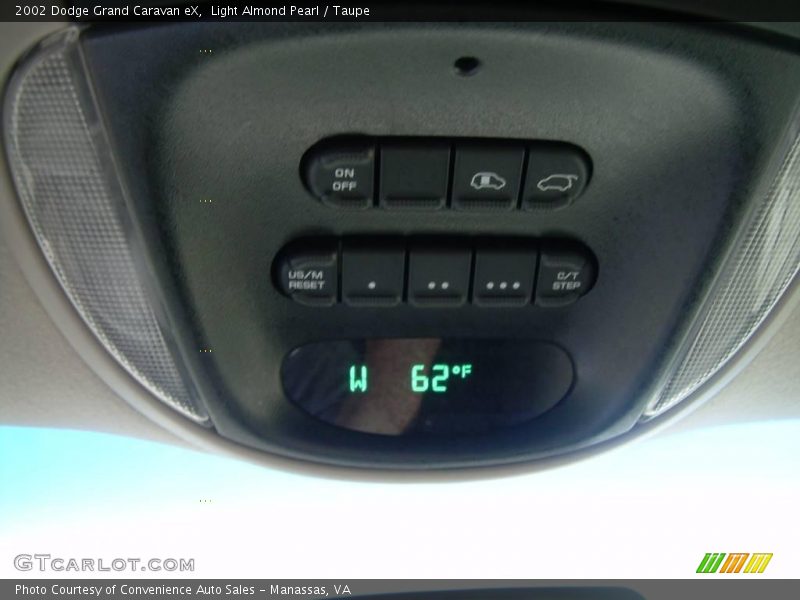Light Almond Pearl / Taupe 2002 Dodge Grand Caravan eX