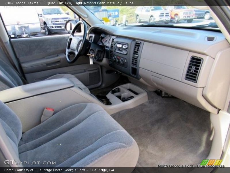 Light Almond Pearl Metallic / Taupe 2004 Dodge Dakota SLT Quad Cab 4x4