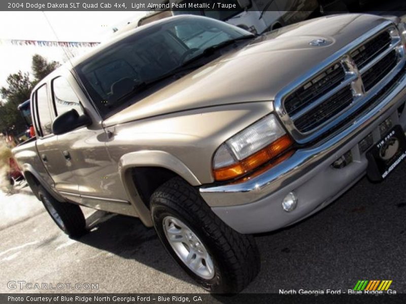Light Almond Pearl Metallic / Taupe 2004 Dodge Dakota SLT Quad Cab 4x4