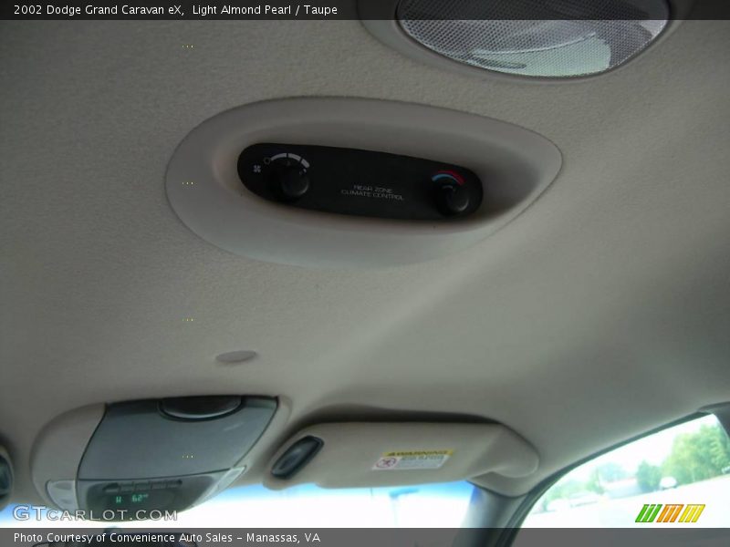 Light Almond Pearl / Taupe 2002 Dodge Grand Caravan eX