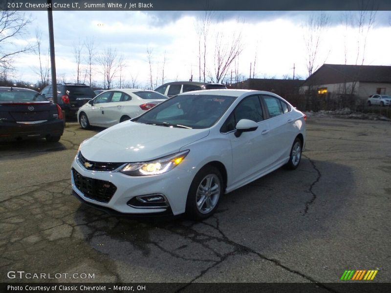 Summit White / Jet Black 2017 Chevrolet Cruze LT