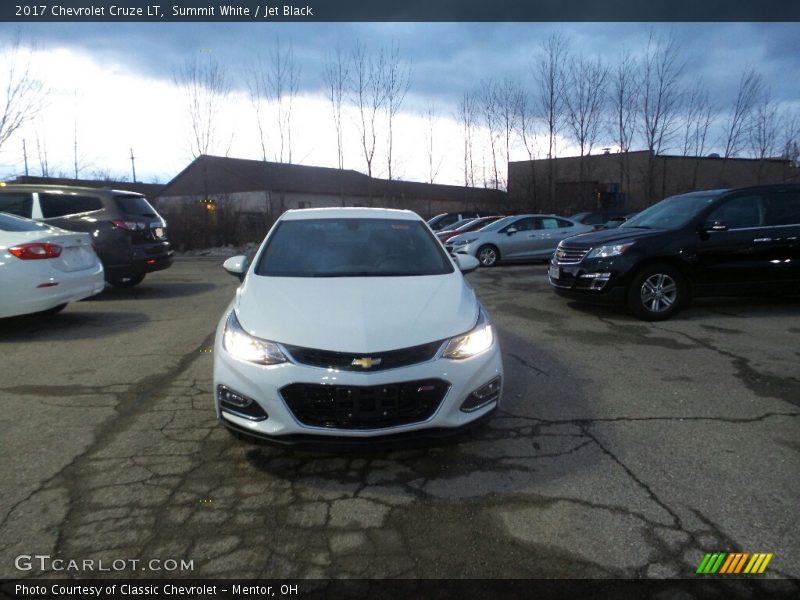 Summit White / Jet Black 2017 Chevrolet Cruze LT