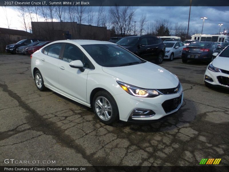 Summit White / Jet Black 2017 Chevrolet Cruze LT