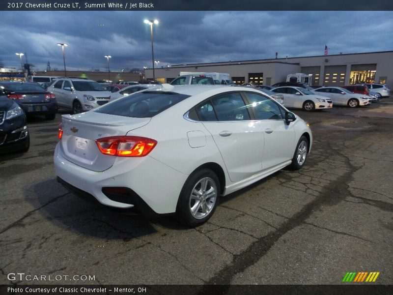 Summit White / Jet Black 2017 Chevrolet Cruze LT