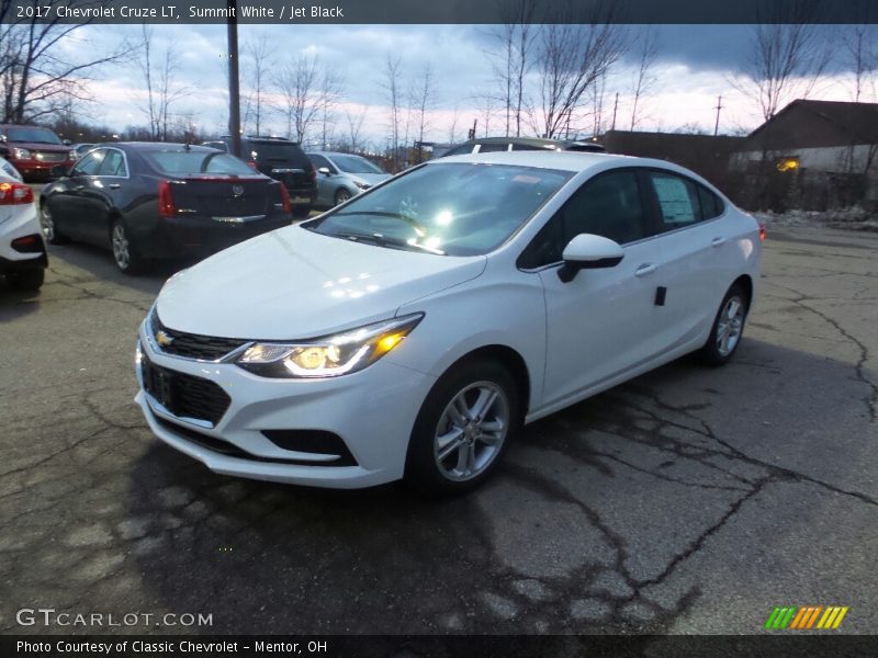 Summit White / Jet Black 2017 Chevrolet Cruze LT