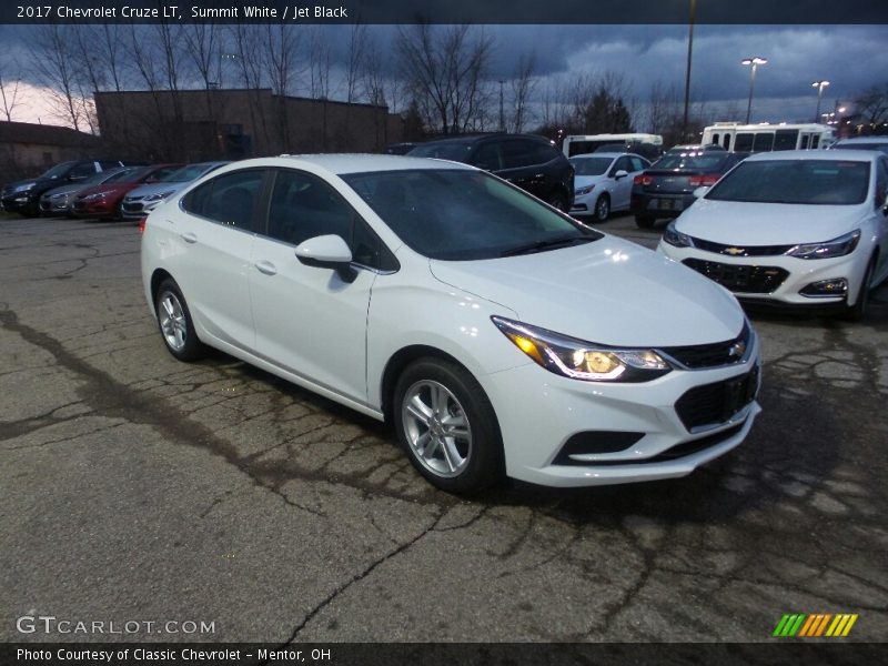 Summit White / Jet Black 2017 Chevrolet Cruze LT