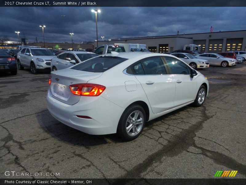 Summit White / Jet Black 2017 Chevrolet Cruze LT