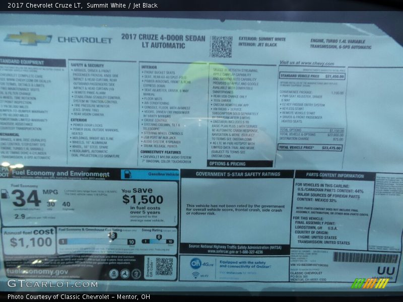 Summit White / Jet Black 2017 Chevrolet Cruze LT