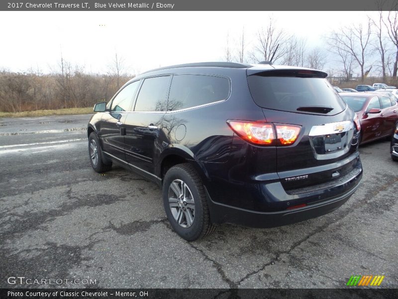 Blue Velvet Metallic / Ebony 2017 Chevrolet Traverse LT