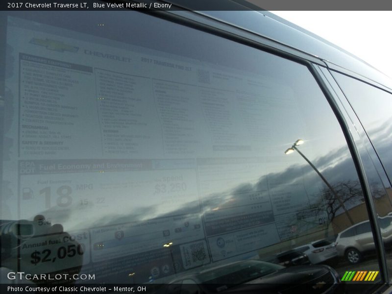 Blue Velvet Metallic / Ebony 2017 Chevrolet Traverse LT