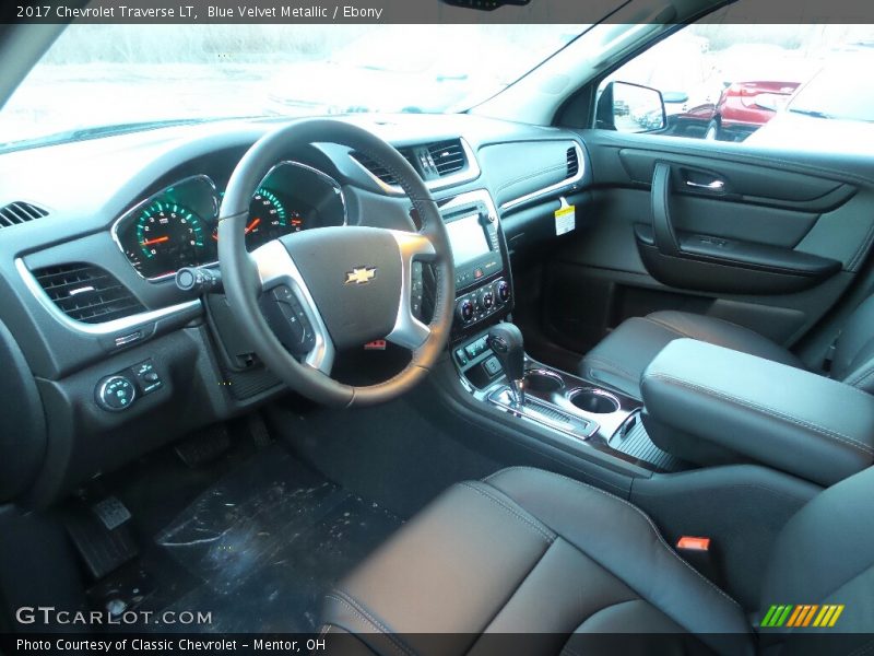 Blue Velvet Metallic / Ebony 2017 Chevrolet Traverse LT