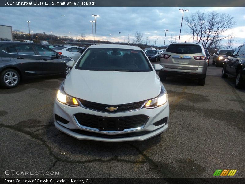 Summit White / Jet Black 2017 Chevrolet Cruze LS
