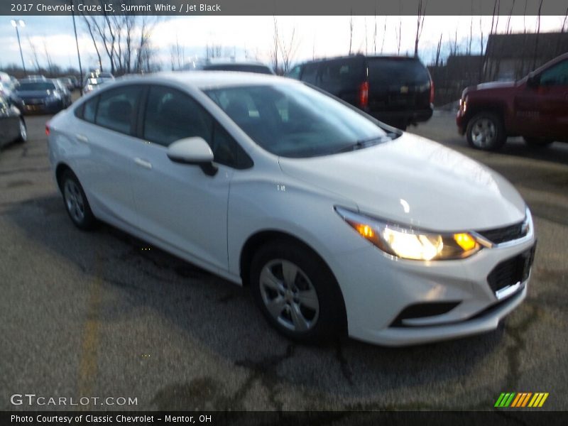 Summit White / Jet Black 2017 Chevrolet Cruze LS
