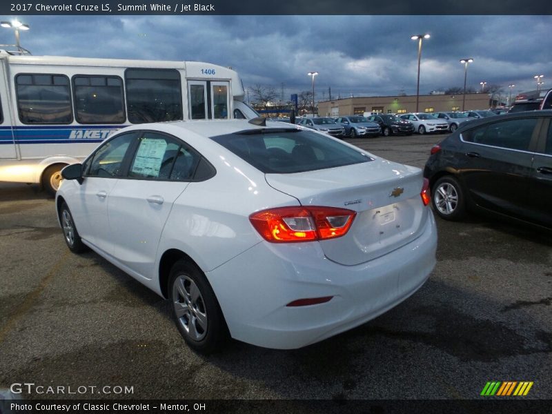 Summit White / Jet Black 2017 Chevrolet Cruze LS