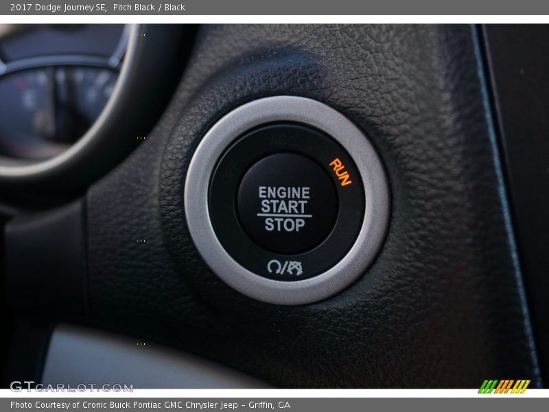 Pitch Black / Black 2017 Dodge Journey SE