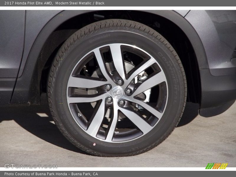 Modern Steel Metallic / Black 2017 Honda Pilot Elite AWD