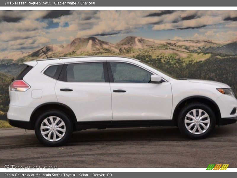 Glacier White / Charcoal 2016 Nissan Rogue S AWD