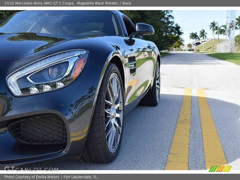 Magnetite Black Metallic / Black 2016 Mercedes-Benz AMG GT S Coupe