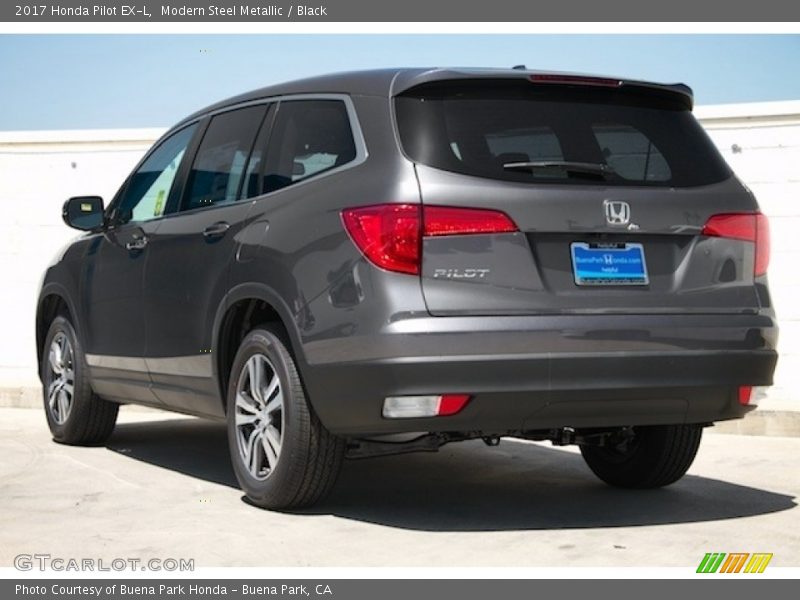 Modern Steel Metallic / Black 2017 Honda Pilot EX-L