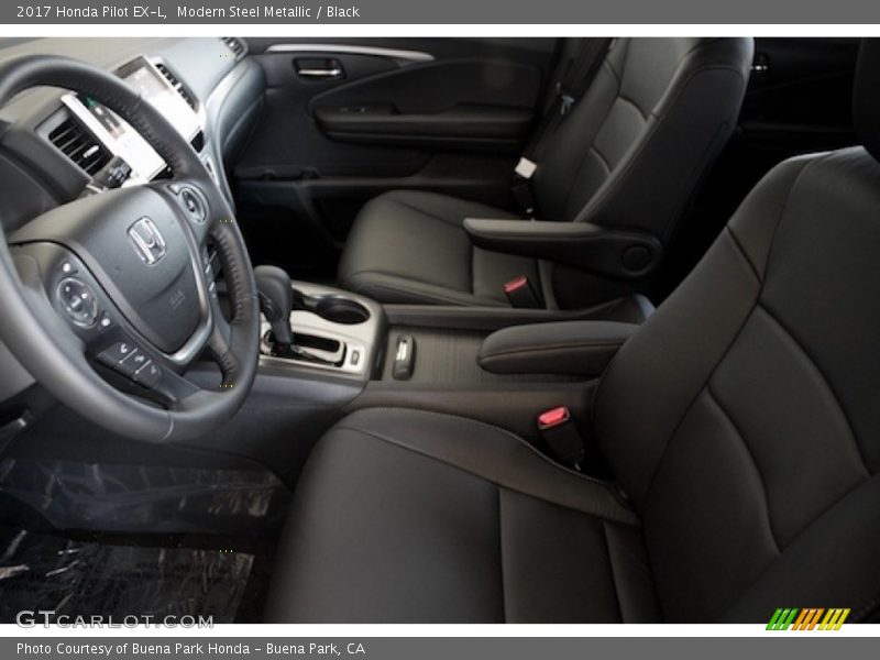 Modern Steel Metallic / Black 2017 Honda Pilot EX-L
