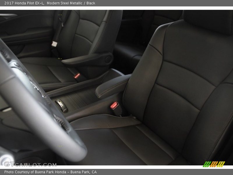 Modern Steel Metallic / Black 2017 Honda Pilot EX-L