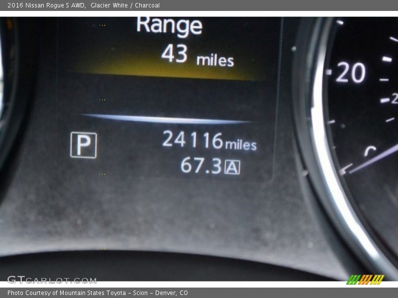 Glacier White / Charcoal 2016 Nissan Rogue S AWD