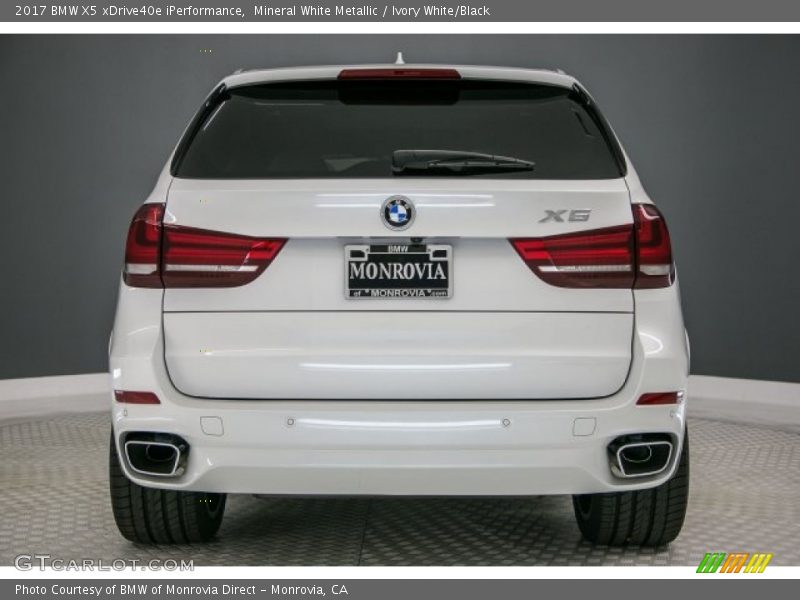 Mineral White Metallic / Ivory White/Black 2017 BMW X5 xDrive40e iPerformance