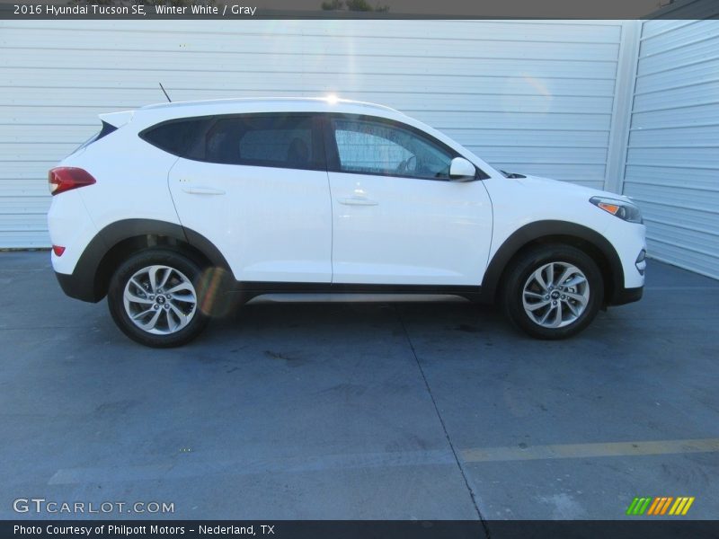 Winter White / Gray 2016 Hyundai Tucson SE