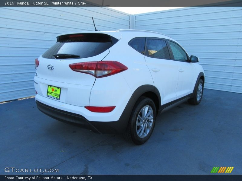 Winter White / Gray 2016 Hyundai Tucson SE