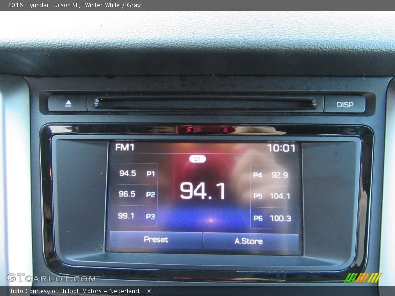 Winter White / Gray 2016 Hyundai Tucson SE