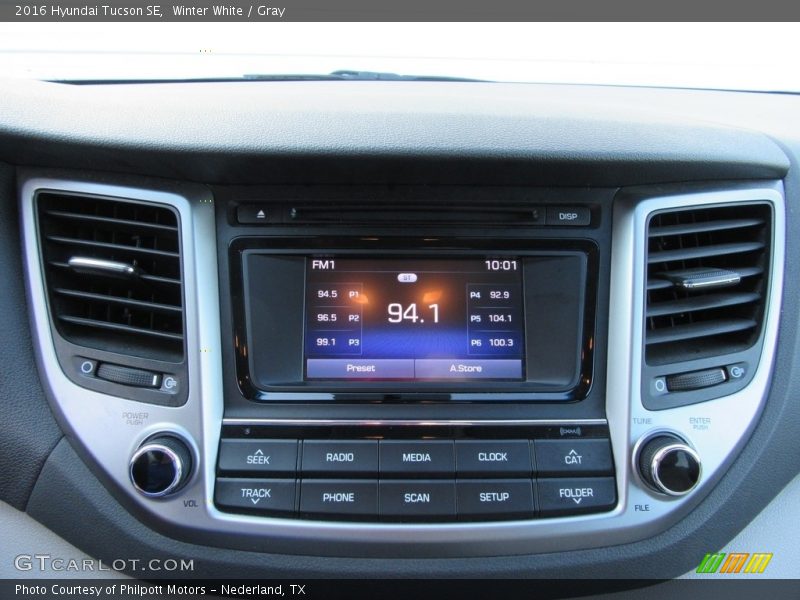 Winter White / Gray 2016 Hyundai Tucson SE