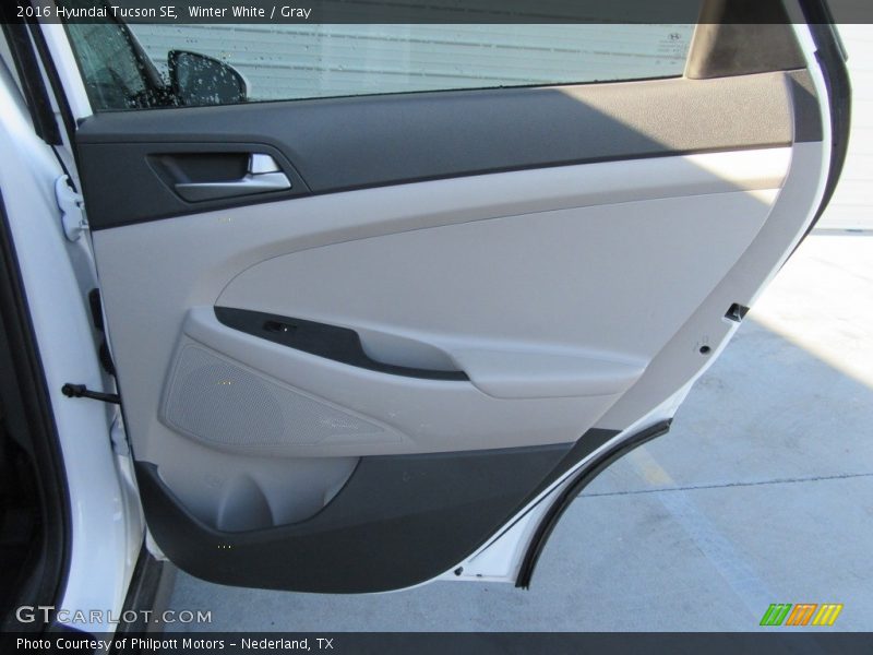 Winter White / Gray 2016 Hyundai Tucson SE
