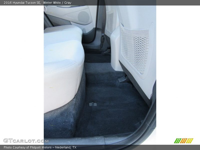 Winter White / Gray 2016 Hyundai Tucson SE