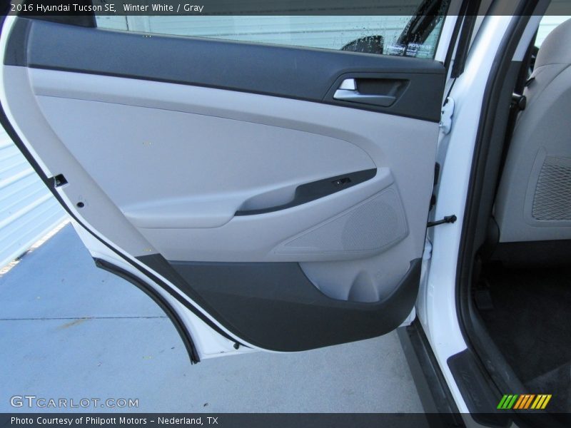 Winter White / Gray 2016 Hyundai Tucson SE