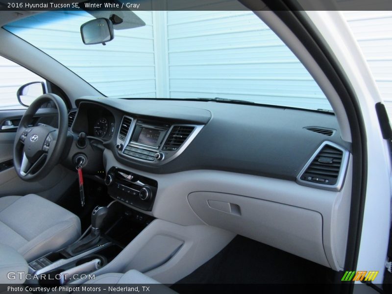 Winter White / Gray 2016 Hyundai Tucson SE