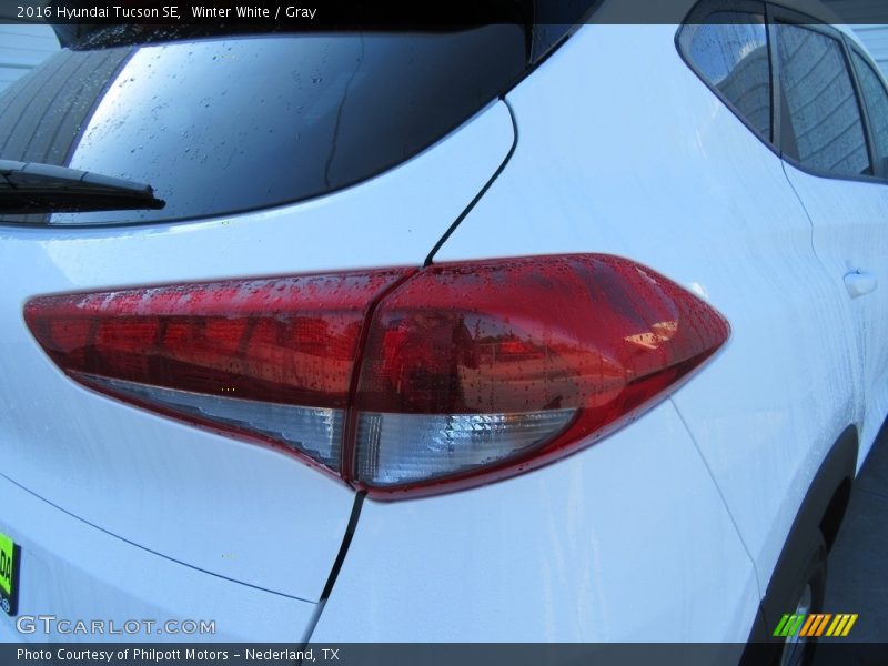 Winter White / Gray 2016 Hyundai Tucson SE