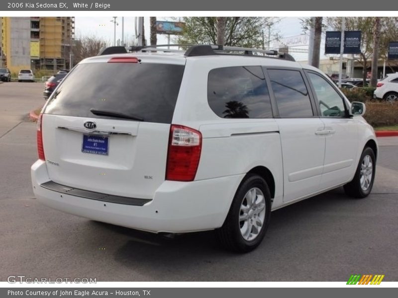 White / Beige 2006 Kia Sedona EX