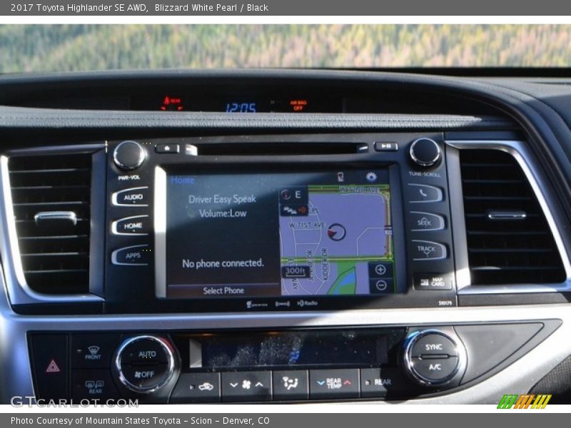 Blizzard White Pearl / Black 2017 Toyota Highlander SE AWD