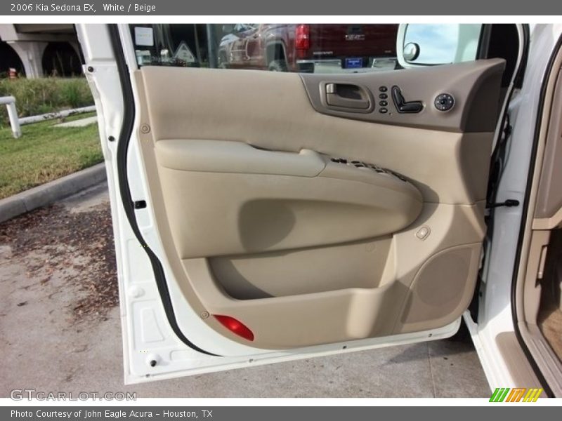 White / Beige 2006 Kia Sedona EX