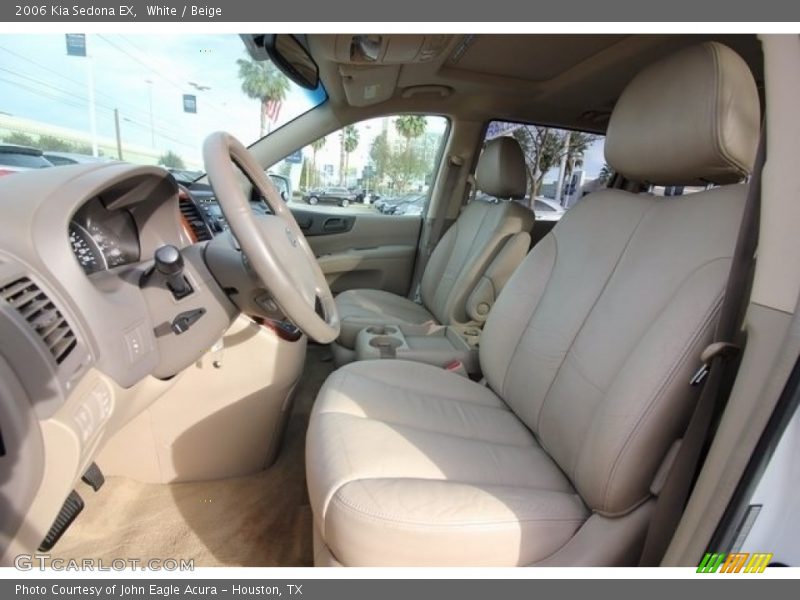 White / Beige 2006 Kia Sedona EX