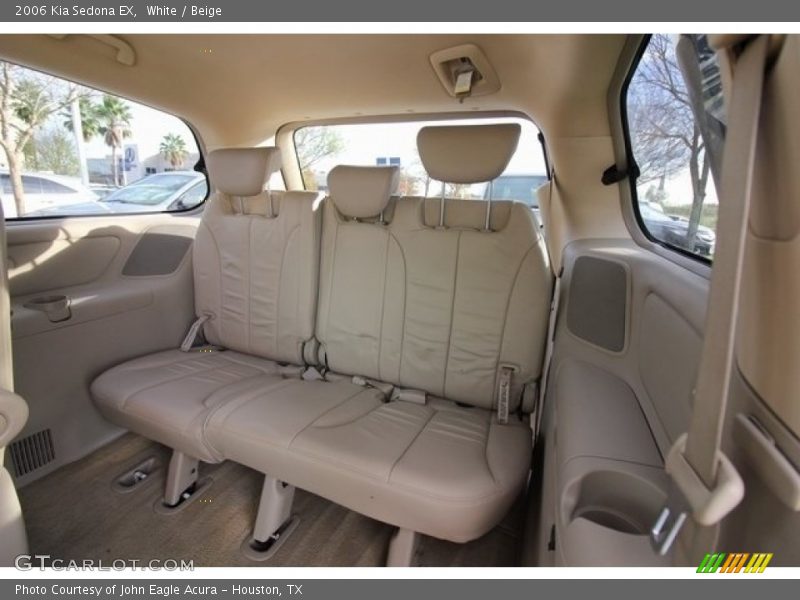 White / Beige 2006 Kia Sedona EX