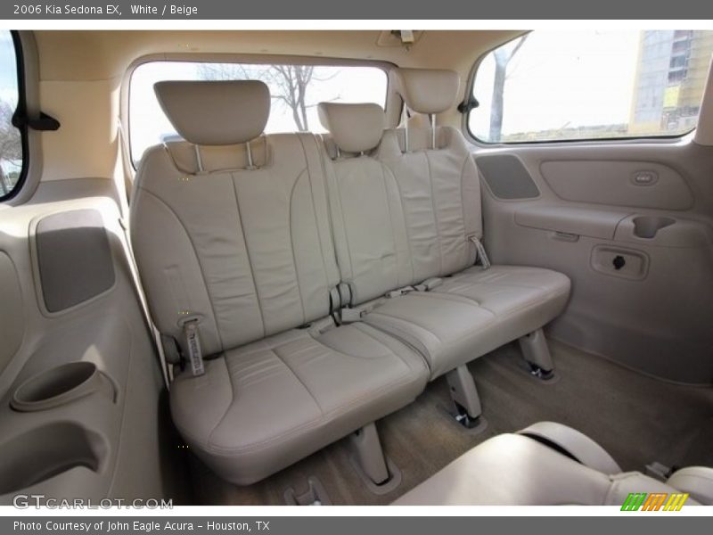 White / Beige 2006 Kia Sedona EX