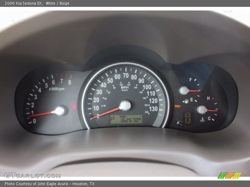 White / Beige 2006 Kia Sedona EX