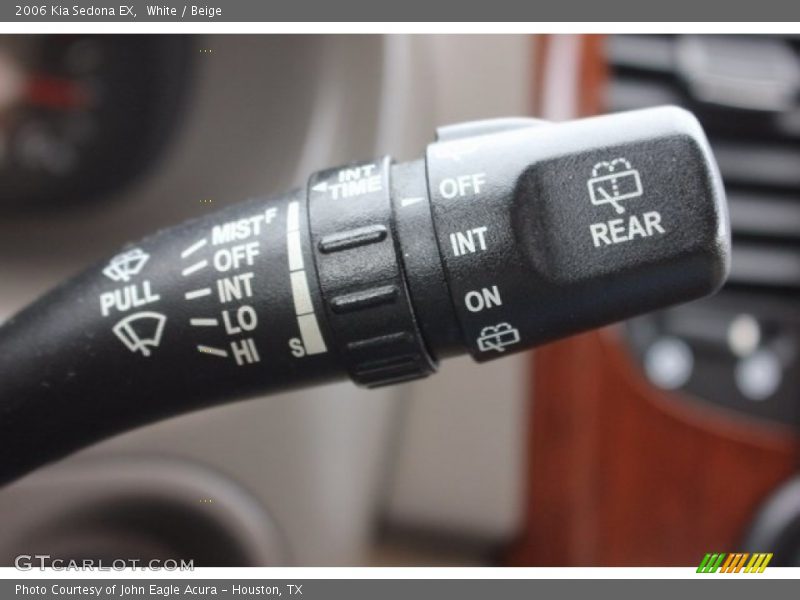 White / Beige 2006 Kia Sedona EX