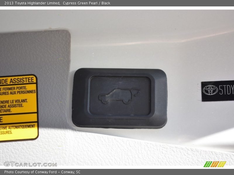 Cypress Green Pearl / Black 2013 Toyota Highlander Limited