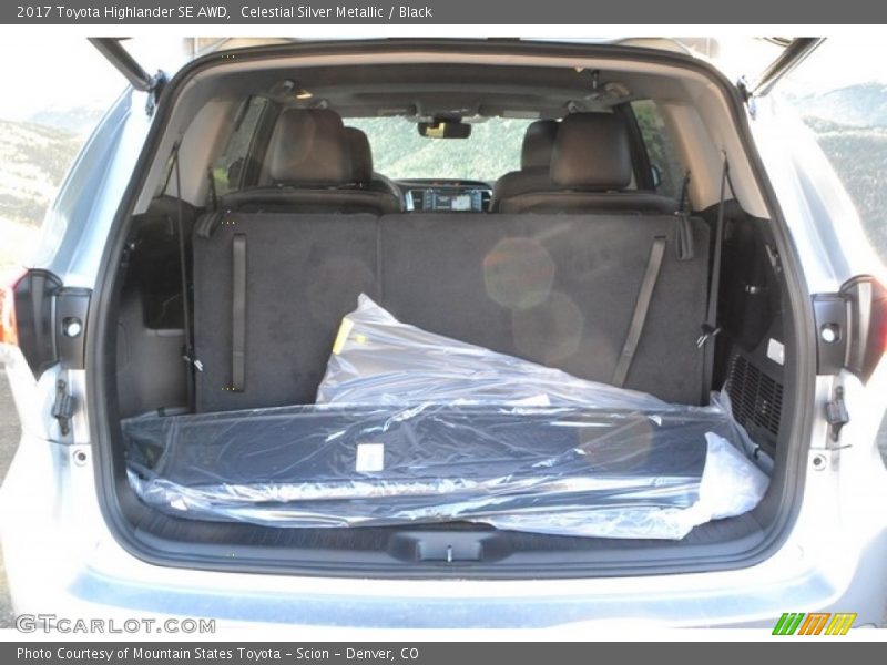 Celestial Silver Metallic / Black 2017 Toyota Highlander SE AWD