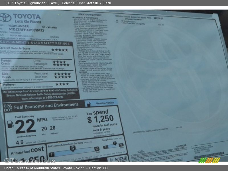 Celestial Silver Metallic / Black 2017 Toyota Highlander SE AWD