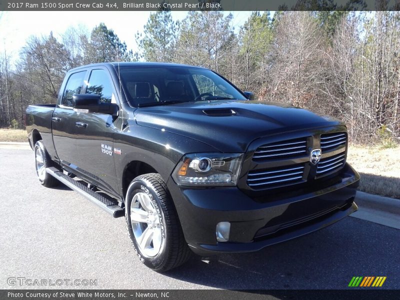 Front 3/4 View of 2017 1500 Sport Crew Cab 4x4