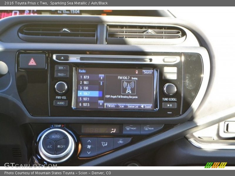 Sparkling Sea Metallic / Ash/Black 2016 Toyota Prius c Two